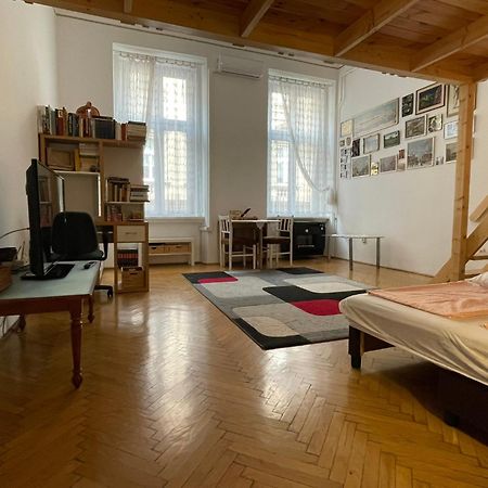 Andrassy Adventures Apartment Budapest Exterior photo
